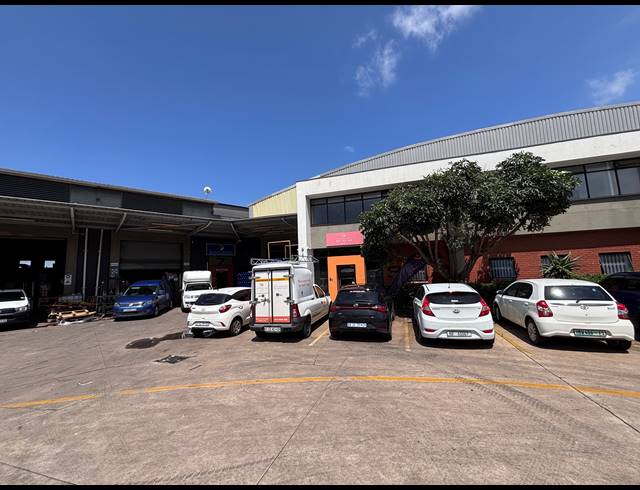 1,671M² WAREHOUSE TO LET IN RIVERHORSE VALLEY